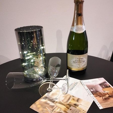 Love & Relax Épernay Eksteriør billede